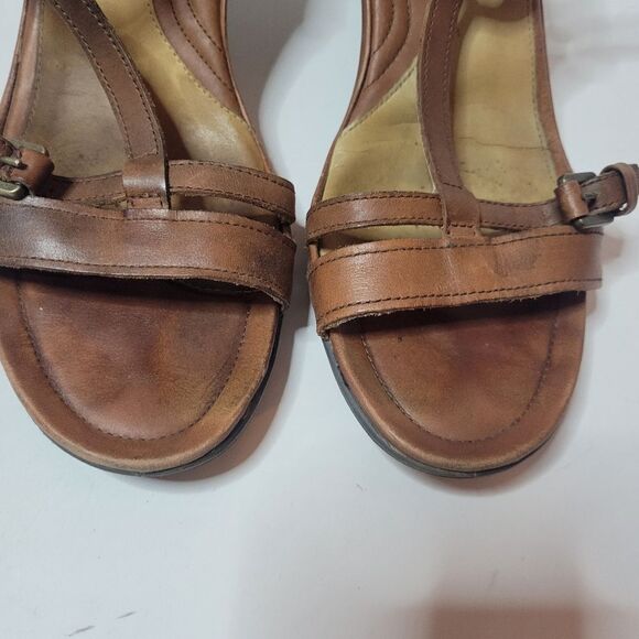 Ecco Brown Leather T-Strap Heeled Sandals - Picture 9 of 14